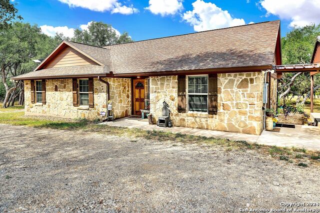 Listing photo id 3 for 417 County Road 2471