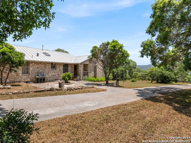 Details for 305 Upper Cibolo Creek Rd, Boerne, TX 78006