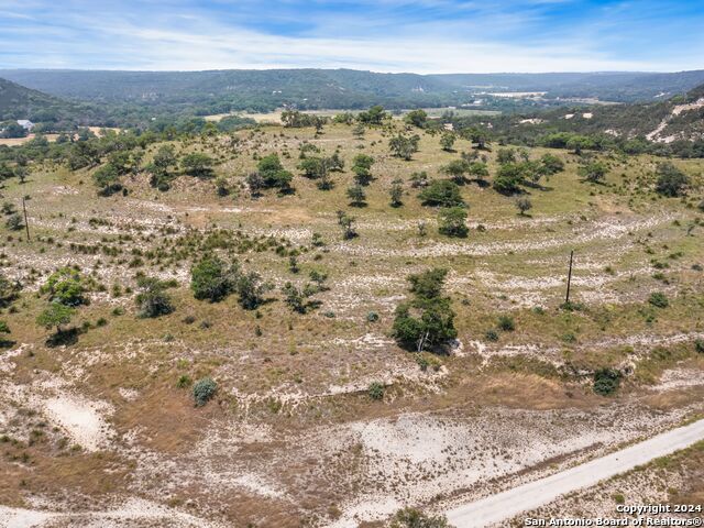 Image 15 of 50 For 305 Upper Cibolo Creek Rd