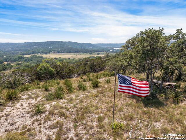 Image 16 of 50 For 305 Upper Cibolo Creek Rd