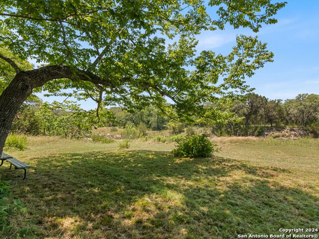 Image 17 of 50 For 305 Upper Cibolo Creek Rd