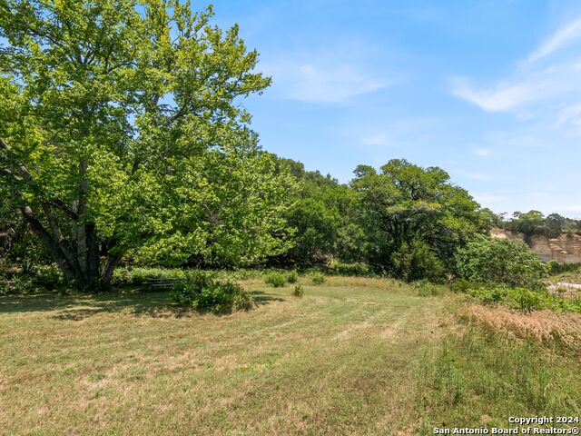 Image 18 of 50 For 305 Upper Cibolo Creek Rd