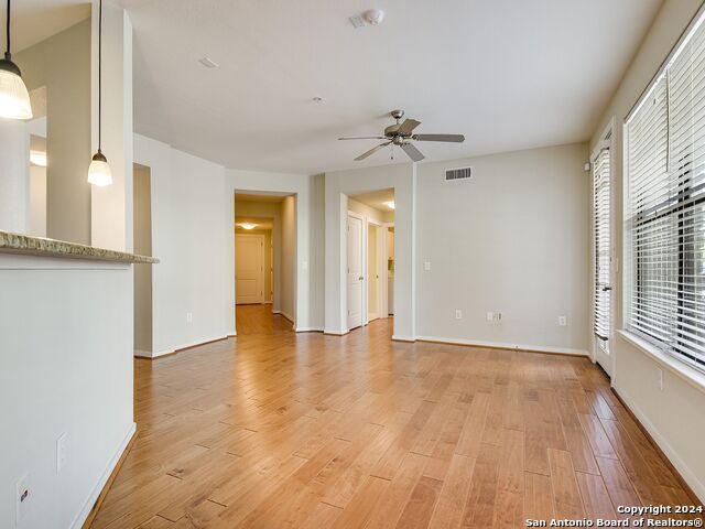 Image 4 of 15 For 7342 Oak Manor  4101