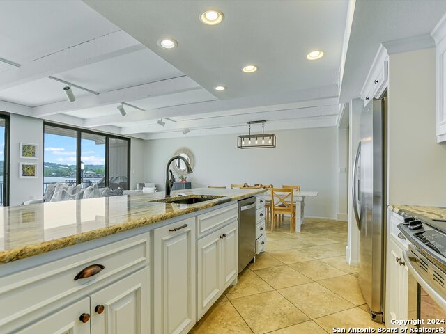 Image 12 of 30 For 301 Island Dr. #b  B