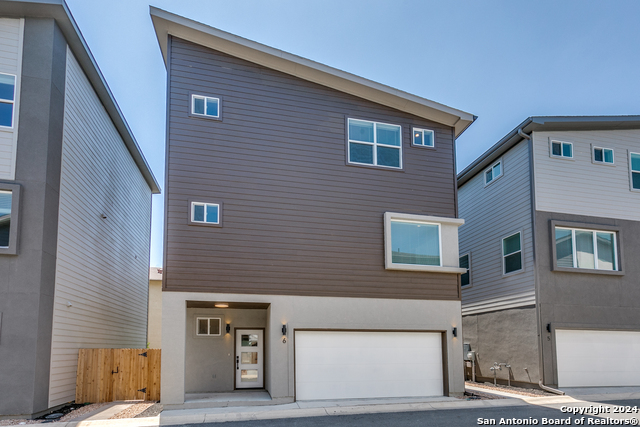 Image 1 of 30 For 1618 Lawndale Dr #6 W