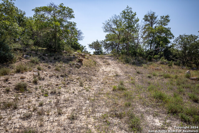 Image 12 of 33 For 180 Steel Creek Crest