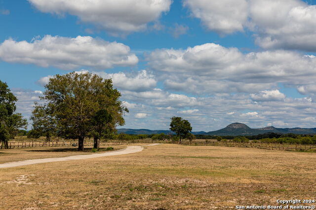 Image 24 of 35 For 810 B&r Road