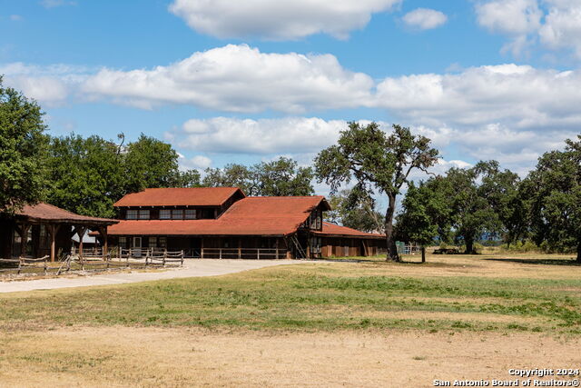 Image 27 of 35 For 810 B&r Road