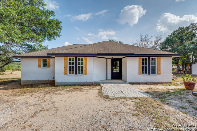 Details for 405 County Road 781, Natalia, TX 78059