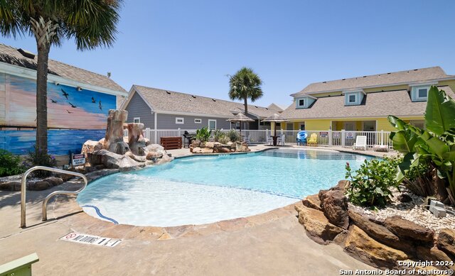 Listing photo id 21 for 2212 Hwy 361, Unit 212  212