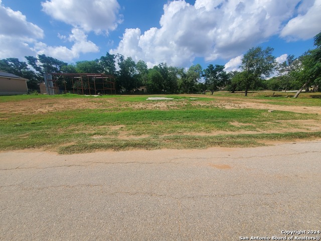 Details for 8080 3rd St W, Somerset, TX 78069