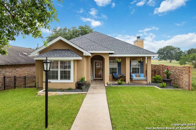 Details for 827 Oakwood Blvd, New Braunfels, TX 78130