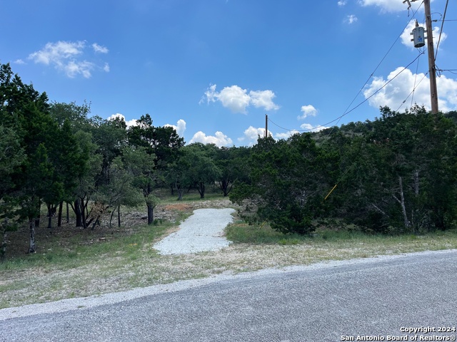 Details for 212 Valley Rdg, Canyon Lake, TX 78133