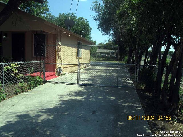 Image 6 of 22 For 3820 San Fernando