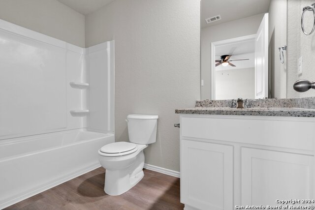 Image 17 of 50 For 7239 Converse Ridge Lane  601