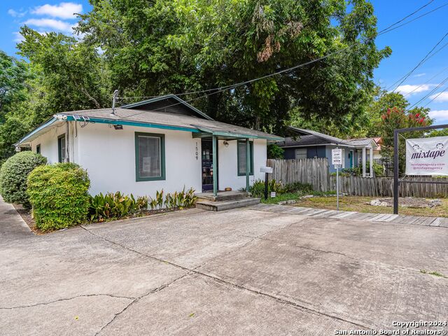 Listing photo id 27 for 1509 Koenig W