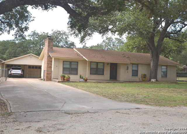 Details for 522 Williamsburg Rd, Devine, TX 78016