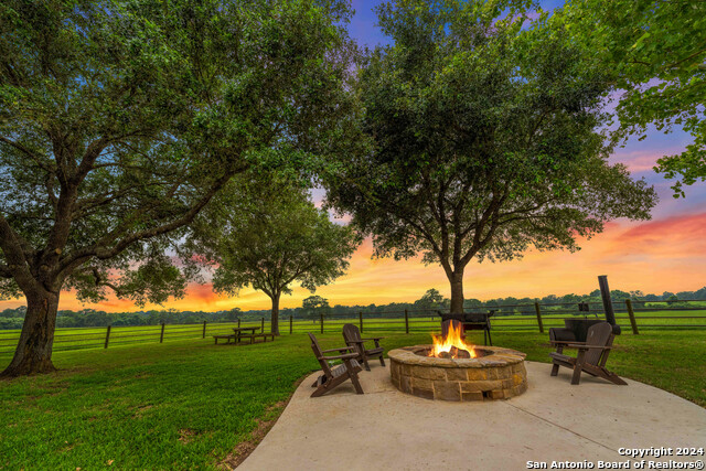 Details for 1678 Deer Hollow, WEIMAR, TX 78962