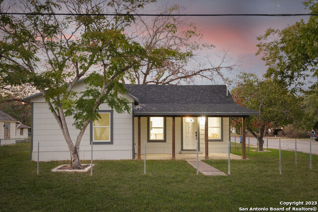 Details for 295 Commerce St E, New Braunfels, TX 78130