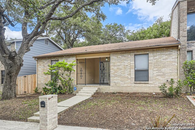 Details for 5811 Rue Royale, San Antonio, TX 78240