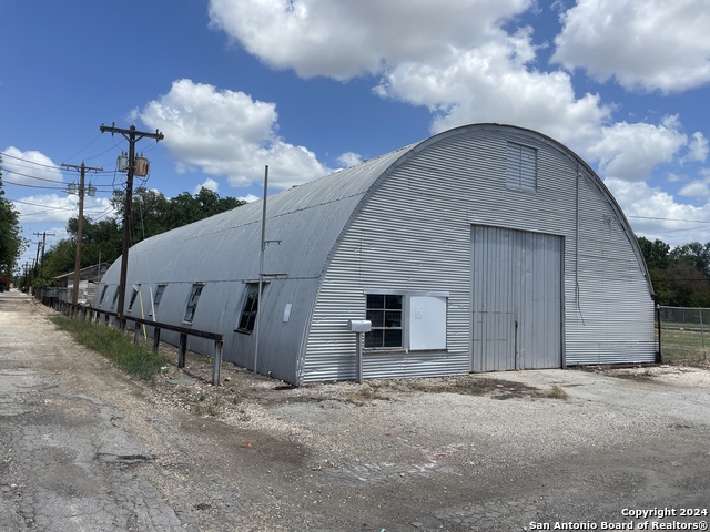 Details for 1905 Avenue R, Hondo, TX 78861