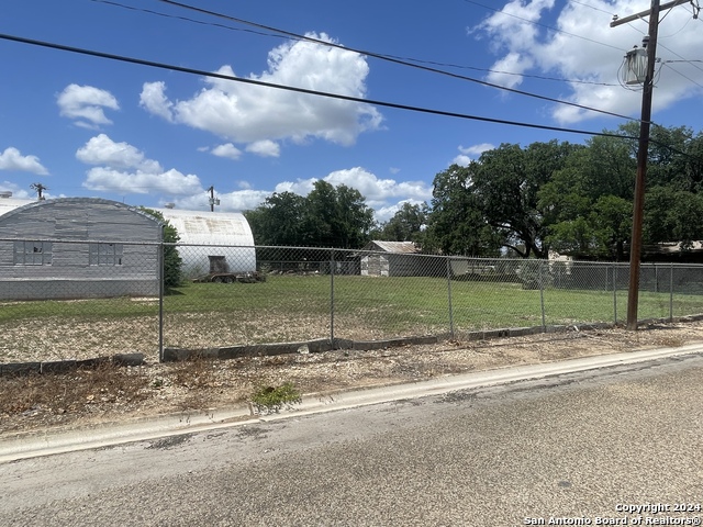 Listing photo id 6 for 1905 Avenue R