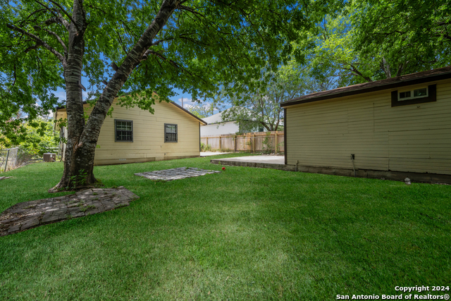 Image 28 of 31 For 319 Coyol St