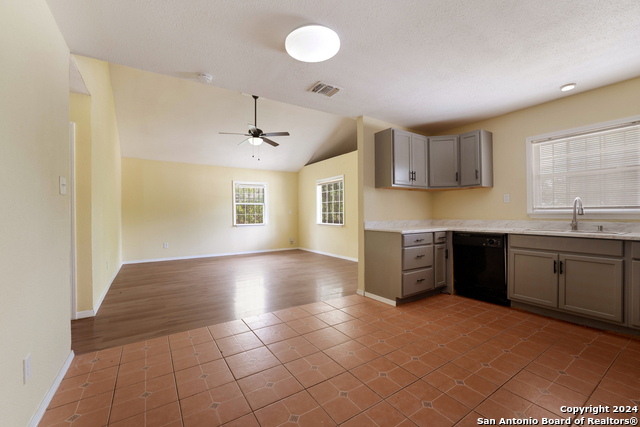 Image 9 of 31 For 319 Coyol St