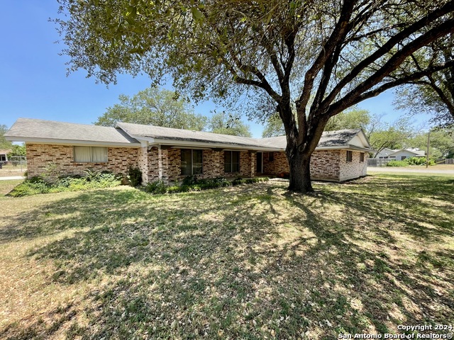 Details for 1302 22nd St, Hondo, TX 78861