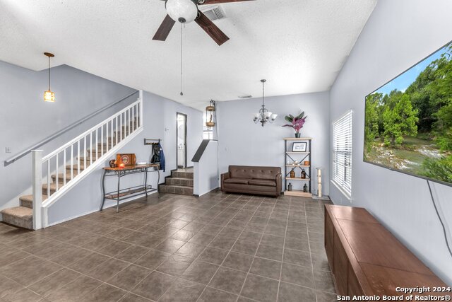 Image 5 of 26 For 9551 Maidenstone Dr