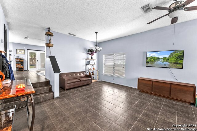 Image 6 of 26 For 9551 Maidenstone Dr