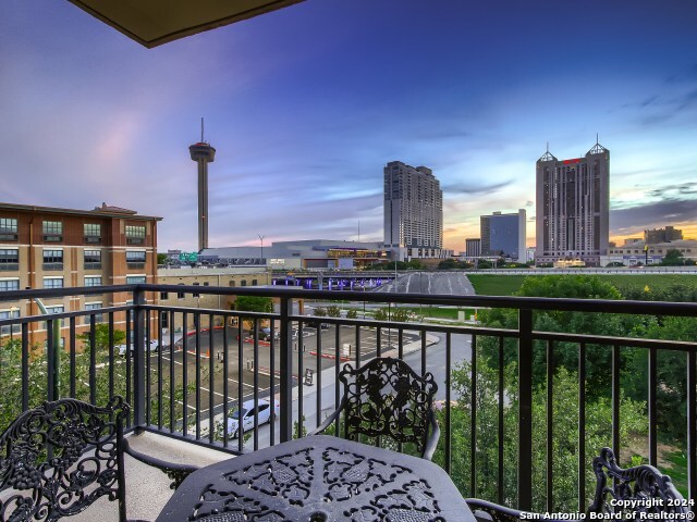 Details for 215 Center St  307, San Antonio, TX 78202