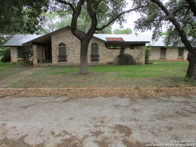 Details for 401 Mesquite N, Pearsall, TX 78061