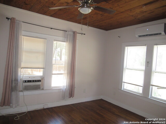 Image 12 of 21 For 1719 Hays St