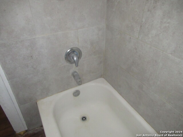 Image 15 of 21 For 1719 Hays St