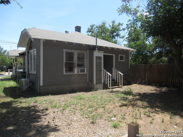 Image 19 of 21 For 1719 Hays St