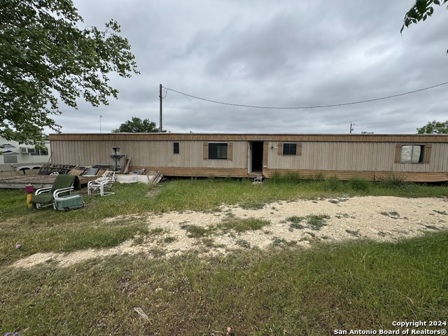 Listing photo id 0 for 562 Siesta Dr