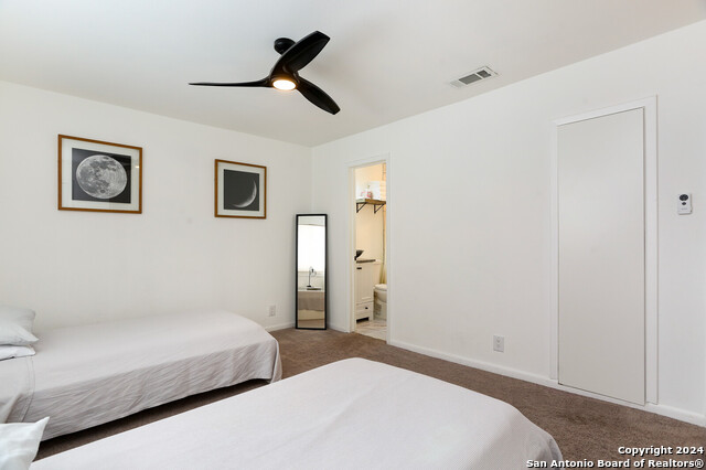 Image 15 of 17 For 7322 Oak Manor  26