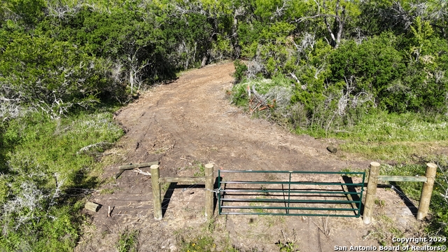 Listing photo id 31 for 8684 Mineral Cemetery Rd