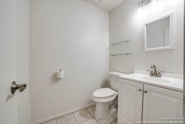 Listing photo id 21 for 5415 Kenton Fls