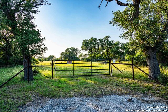 Image 83 of 89 For 38 Seewald Rd