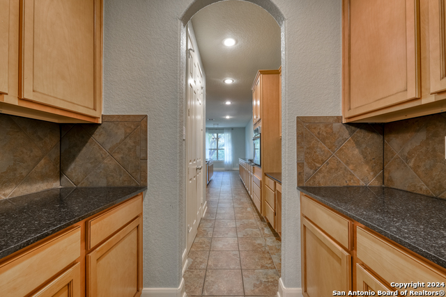 Image 17 of 41 For 24010 Briarbrook Way