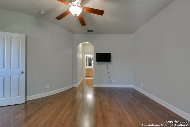 Image 33 of 41 For 24010 Briarbrook Way