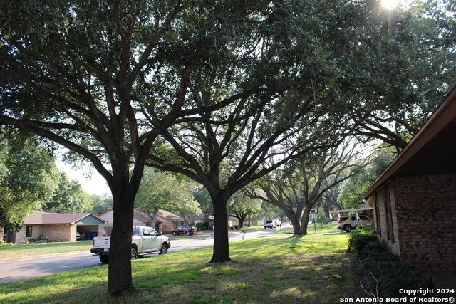 Image 8 of 30 For 1112 Oak Crest Dr