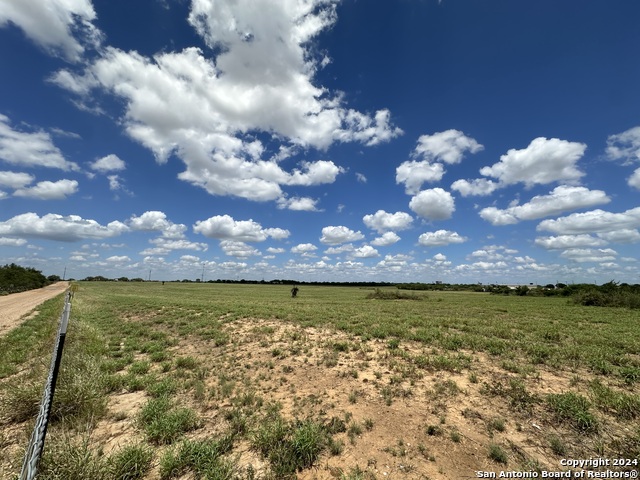 Details for 1464 Highway 85 W, Dilley, TX 78017