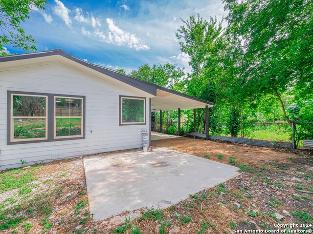 Listing photo id 27 for 1522 Gorman  