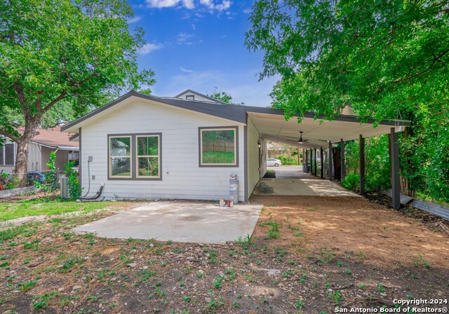 Listing photo id 28 for 1522 Gorman  