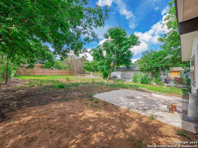 Listing photo id 31 for 1522 Gorman  