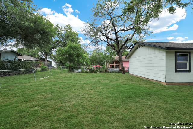 Image 21 of 22 For 9138 Lytle  