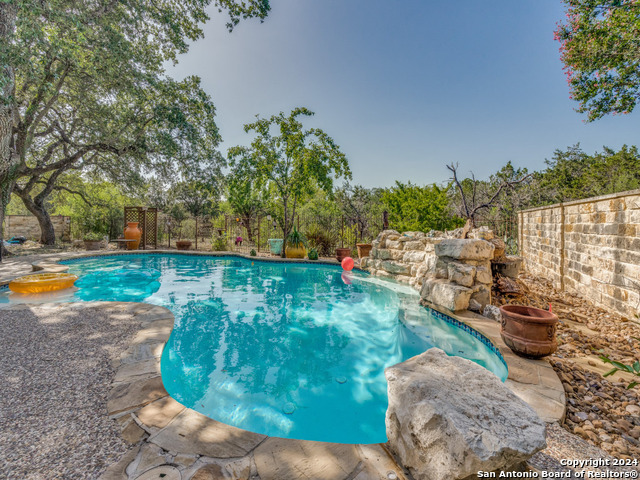 Listing photo id 20 for 18406 Emerald Forest Dr